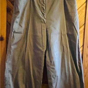 Chico's Olive Cropped Pants